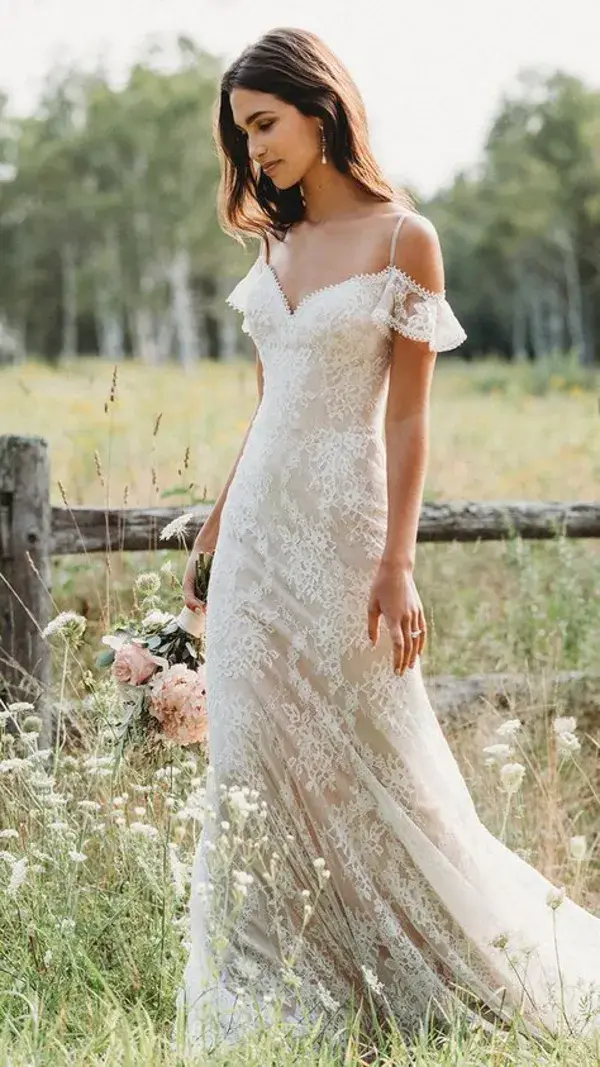 www.allurebridals.com