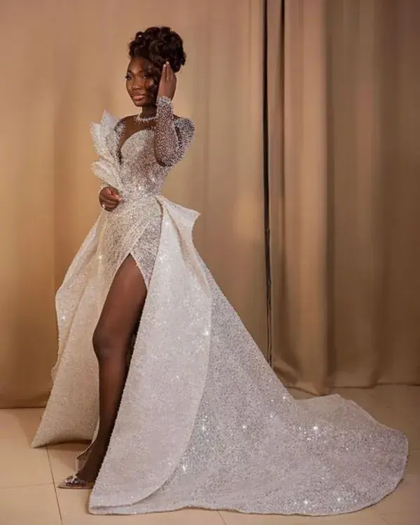 www.bellanaijaweddings.com