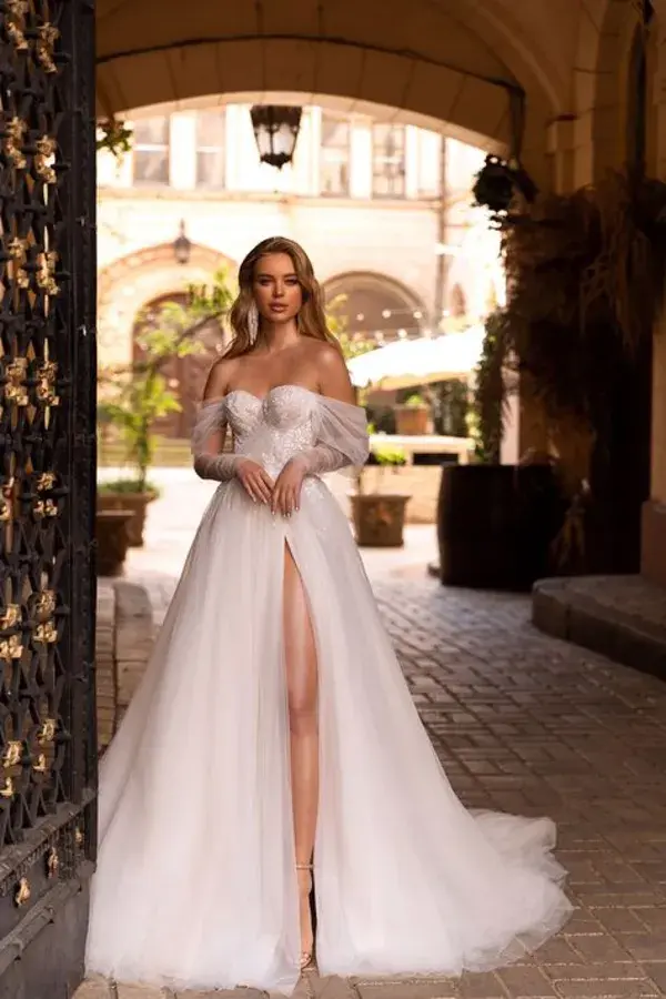 monreal-bridal.com