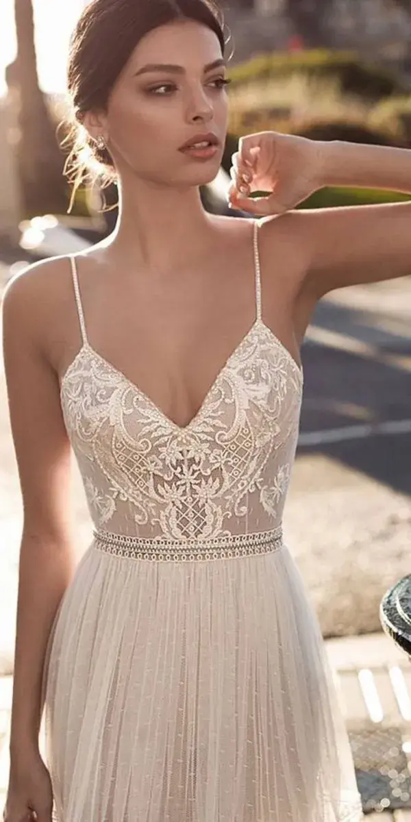 weddingdressesguide.com