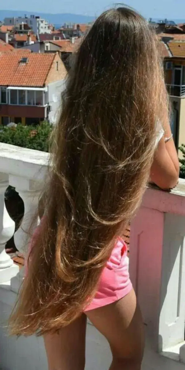 womenwithbeautifulhair.tumblr.com