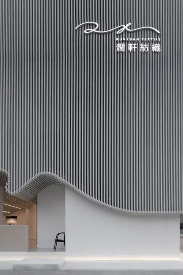 www.dezeen.com