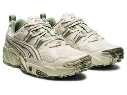 www.asics.com