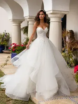 www.moonlightbridal.com