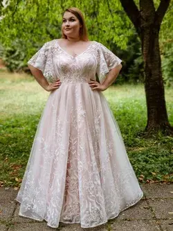 www.lasabinaplussizebridal.com