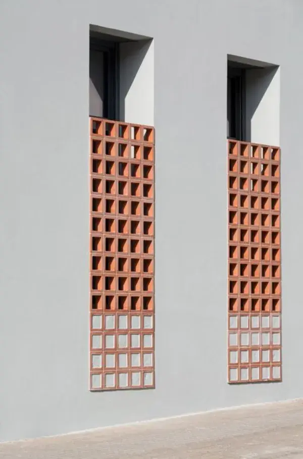 www.dezeen.com