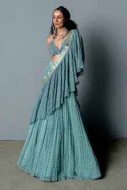 www.azafashions.com