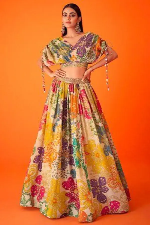 www.azafashions.com