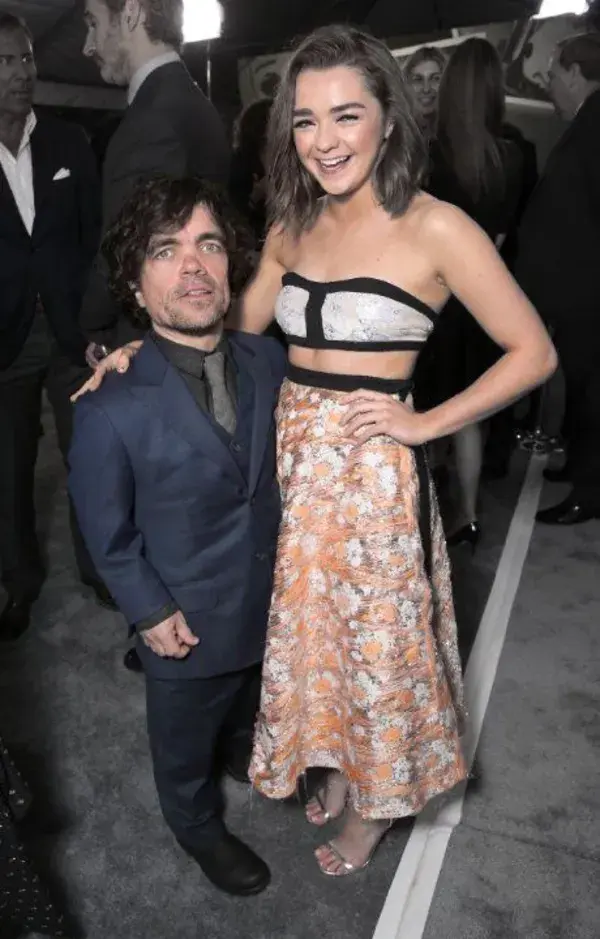 Peter Dinklage & Maisie Williams