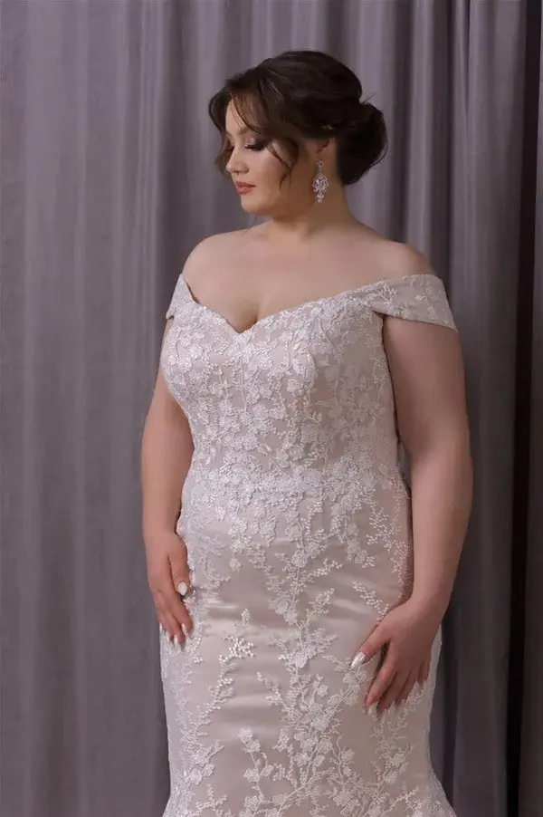 Plus size wedding