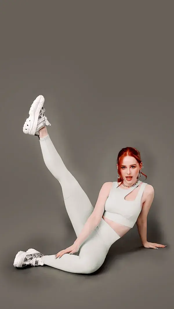 Madelaine Petsch Wallpaper