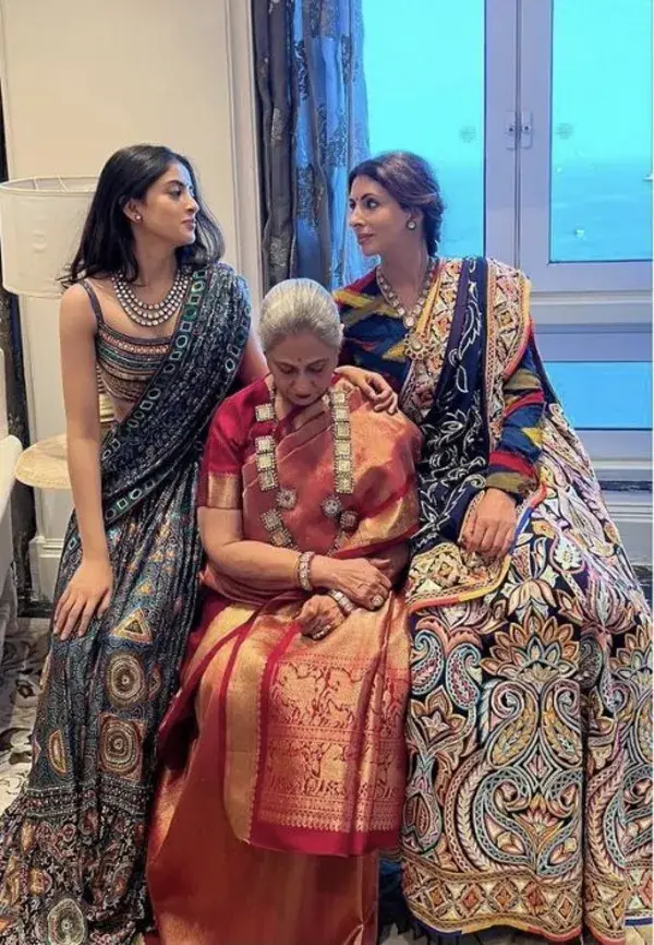 Jaya shweta Bachchan navya nanda