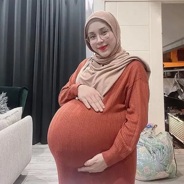 best beautifull heavenly pregnent mother 2023