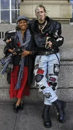 a romance couple - streetwear couple styles . Hommes femmes - styles