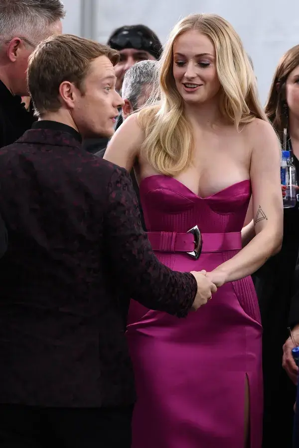 Alfie Allen and Sophie Turner at the #SAGAwards