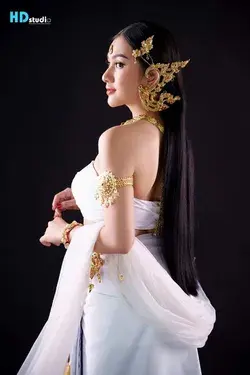 🇰🇭 Gorgeous Cambodian lady in Khmer traditional costume ⚜️ Cambodia aesthetic costume 🇰🇭