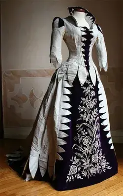 hoop-skirts-and-corsets.tumblr.com