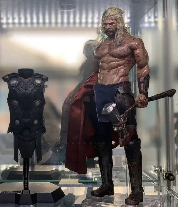 Thor 1:6 figurine