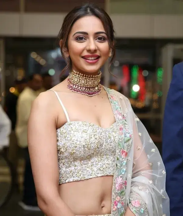 #rakulpreetsingh in a beautifull lehenga