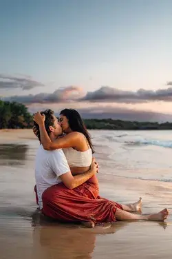 Hawaii Engagement Photographers - Beach Sunset Photos - Big Island Photographer | Wilde Sparrow Phot