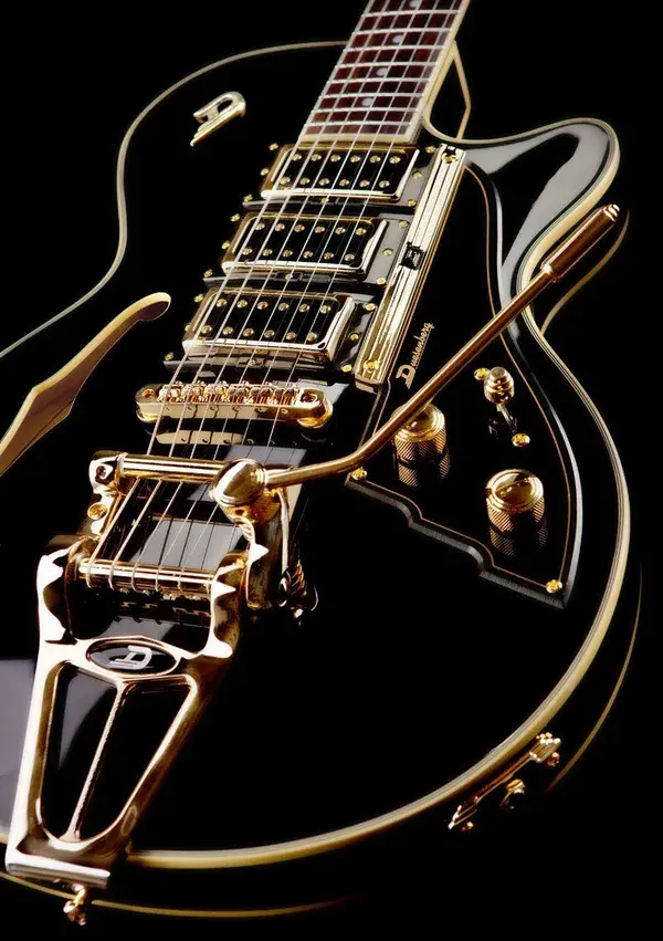 www.duesenberg.de