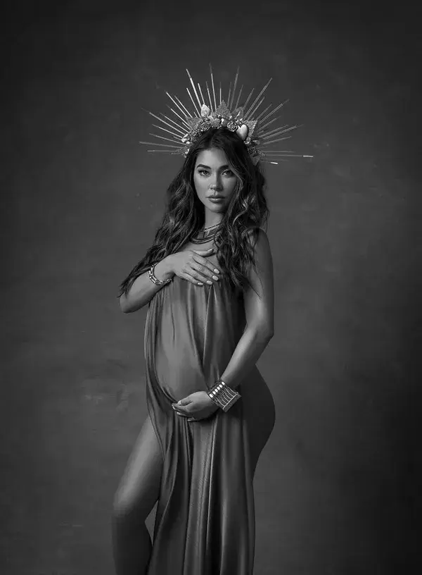 Studio Maternity Photoshoot ideas 