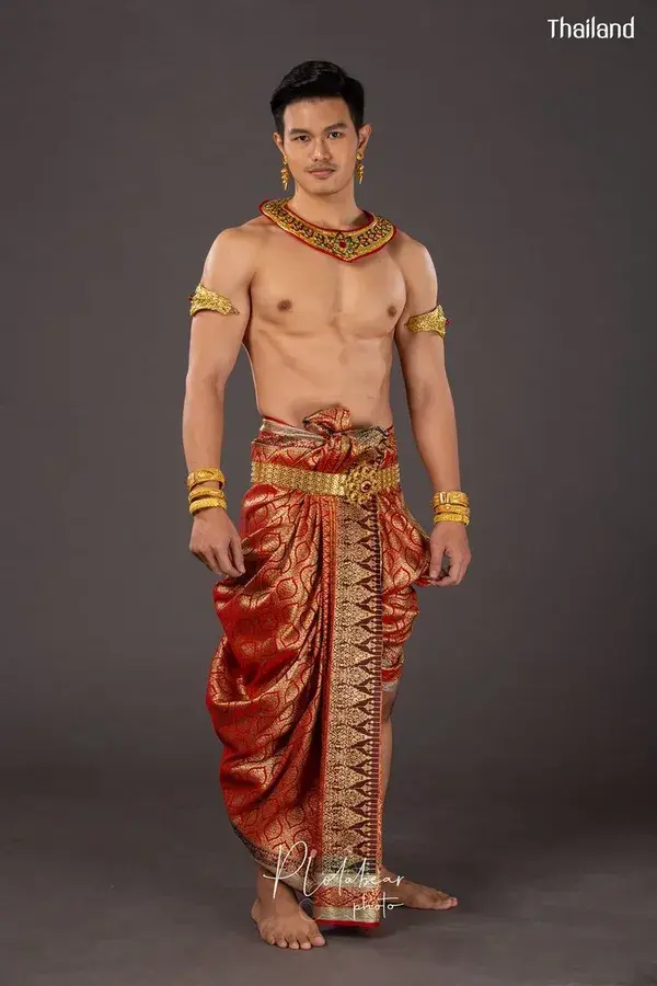 THAI GUY IN TRADITIONAL OUTFIT | THAILAND 🇹🇭