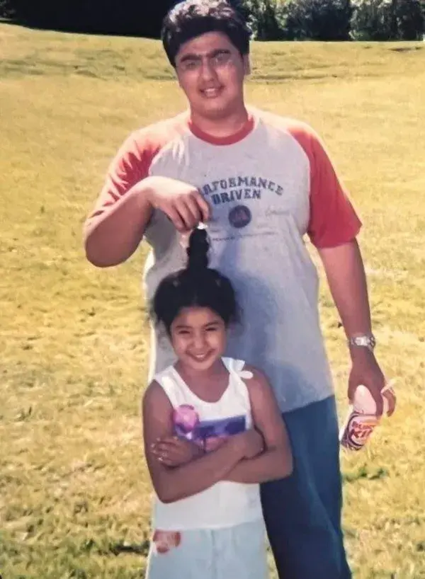 Janhvi Kapoor Enjoys A Playtime With Amitabh Bachchan's Grandchild, Navya, Agastya In Childhood Pic