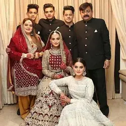 Pakistani Actress And Family Eid Dressing Design | Pakistani Celebrity Dress