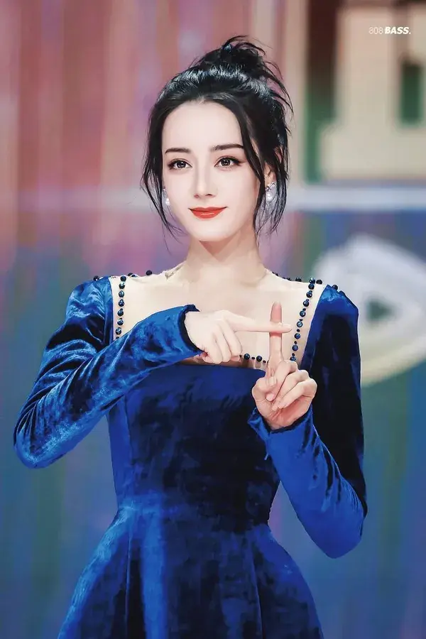 Dilraba Dilmurat - Georges Hobeika haute couture - June 2021 - Tencent Video 10th Anniversary