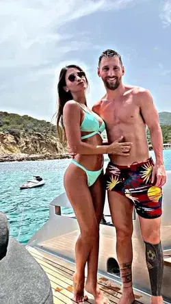 Antonella ❤ Messi