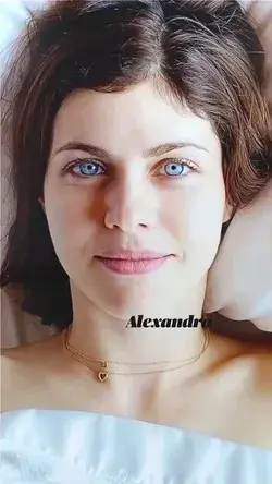 Alexandra daddario lagdi Lahore di a