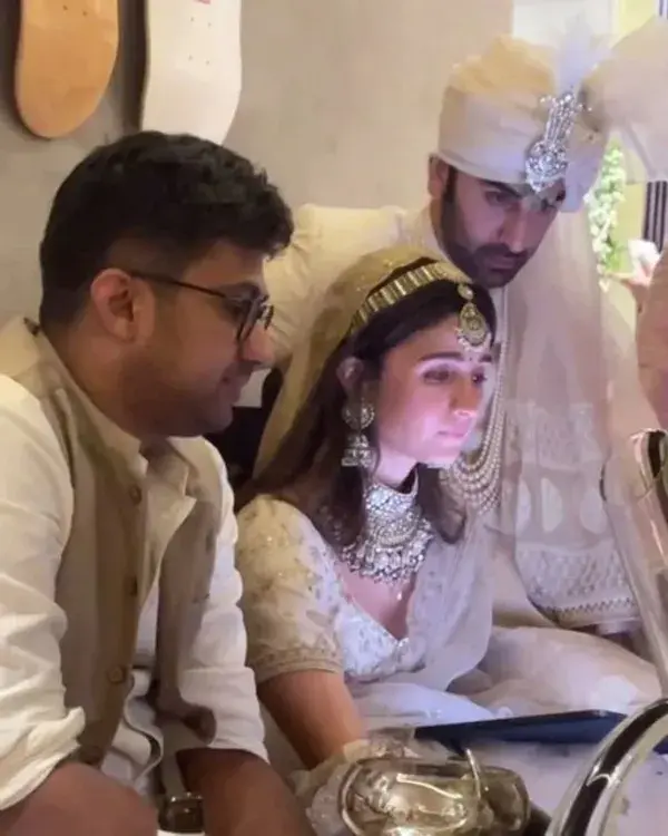 This moment when #RanbirKapoor picked up his dulhaniya #AliaBhatt will live in our minds for