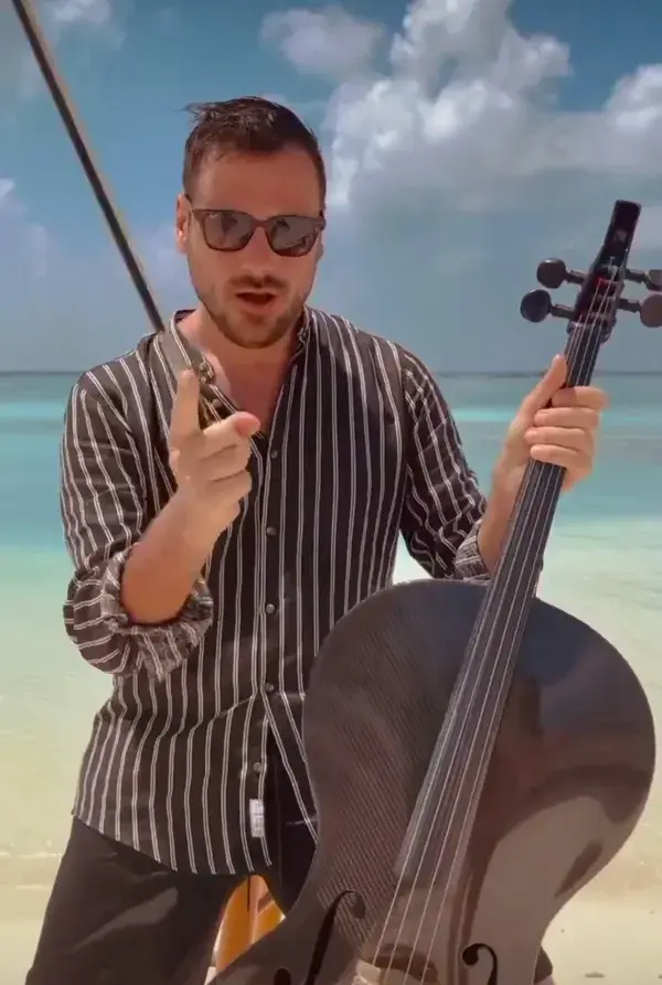 Stjepan Hauser                                                   🎻☀️🏝🌊🔥