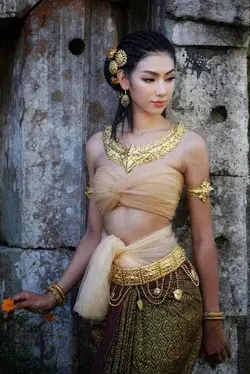 🇰🇭 Srey Krob Leak (perfect women) angel of Banteay Srey temple 🇰🇭Cambodia ancient dress ❤️