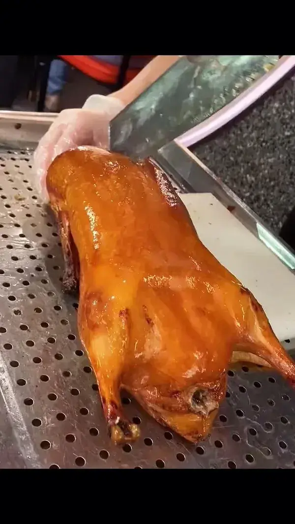 Wanna see the real Peking  duck looks like🤡 🤩 #wow #duck #roast #for #fyp #meet