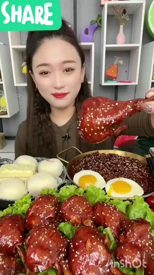 Mukbang telur ayam geprek super pedas