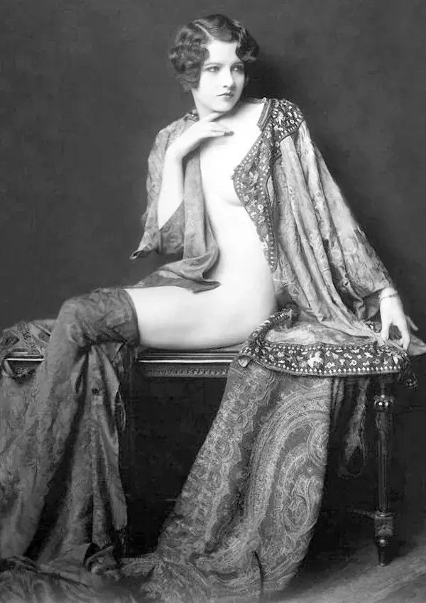 "Ziegfeld Follies - Jean Ackerman Monochrome Photo Print 02 (A4 Size - 210 x 297mm - 8.5" x 11.75")"