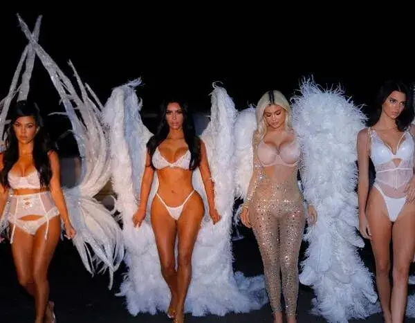 Kendall Jenner Flaunts Her Booty in Throwback From Victoria's Secret Angel Halloween Costume