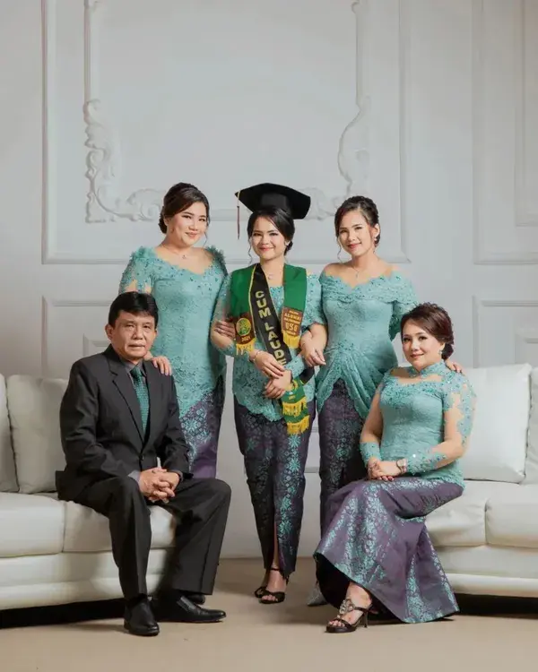 Ig annadwita366 #kebaya #kebayamodern #gaunpesta #gaunbridesmaid #bridesmaiddress #bridesmaid