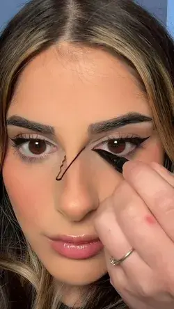 Inner corner eyeliner hack