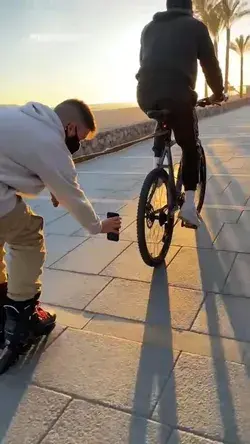 Teleportation trick using a bike credit by (@jordi.koalitic tiktok)