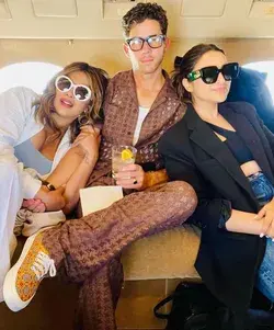 Nick jonas with priyanka & parineeti