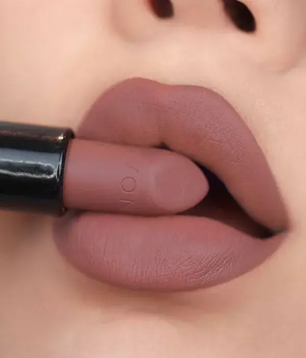 Lipstick shades in Trending