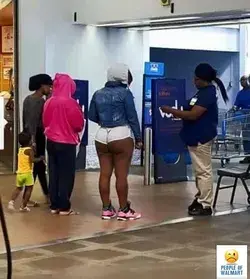 www.peopleofwalmart.com