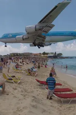 SINT MAARTEN, MAHO BEACH LANDING