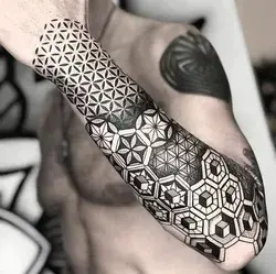Traditional Tattoos: 50+ Ideas & Their Meaning [2022]