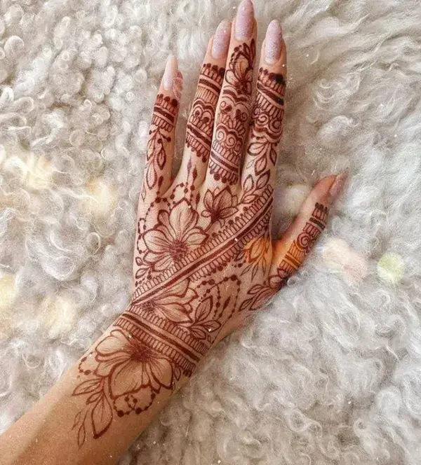 55+ Unique Henna Tattoos