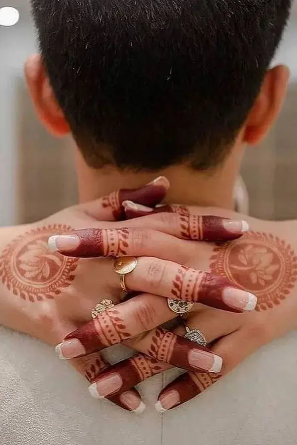 Round Mehndi Designs: 26+ Easy Circle Shape Mehandi Design for Brides & Bridesmaids