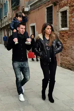 Heartwarming Love Story of Lionel Messi and Antonella Roccuzzo (c